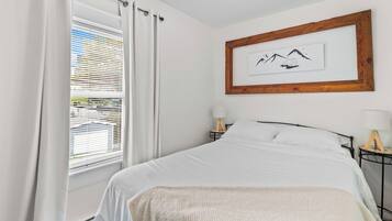 2 bedrooms, iron/ironing board, travel crib, free WiFi
