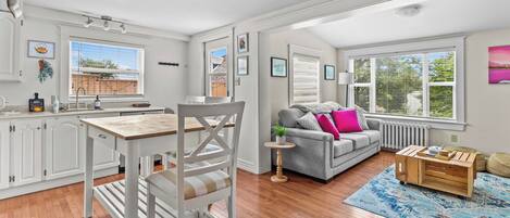 Fernseher, Kamin, Arbeitsbereiche