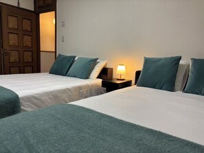 2 bedrooms, iron/ironing board, free WiFi, bed sheets - Camellia House, Tokyo, Zoshigaya, walkable to Ikebukuro station & Sunshine City (豊島区雑司が谷)