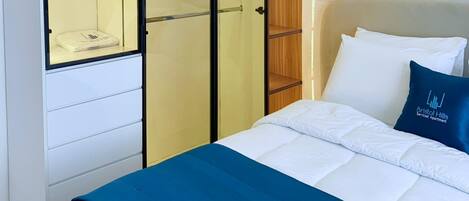 2 bedrooms, iron/ironing board, WiFi, bed sheets