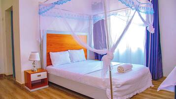 Double Room, Courtyard View | Iron/ironing board, free WiFi