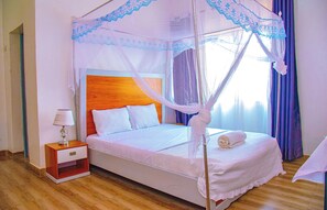 Double Room, Courtyard View | Iron/ironing board, free WiFi - Breeze House Gikondo (Kigali)