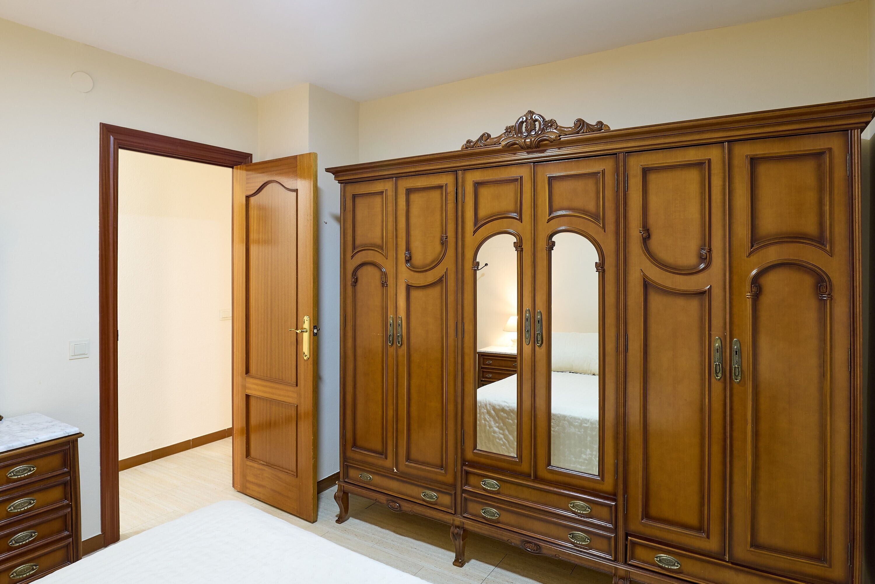 3 chambres, fer et planche à repasser, Wi-Fi, draps fournis