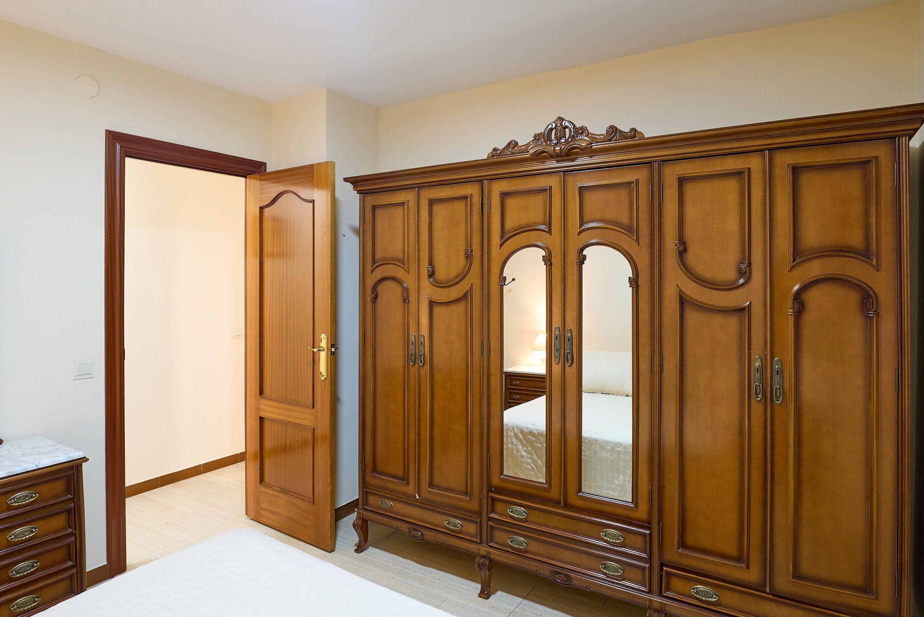 3 多间卧室、熨斗/熨衣板、WiFi、床单