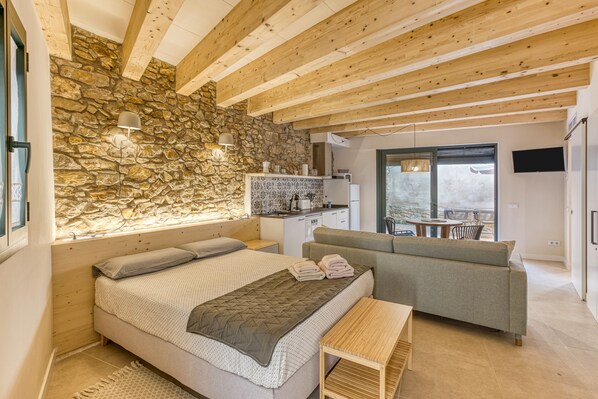 WiFi, bed sheets