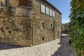 Exterior - Holiday Home 'Casa Peratallada' with Wi-Fi and Air Conditioning (Peratallada)