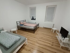 2 bedrooms, Internet, bed sheets