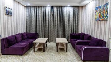 Habitación cuádruple Confort, Se admiten mascotas, vistas a la ciudad | Vistas desde la habitación