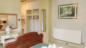 7 bedrooms, individually decorated, individually furnished, free WiFi