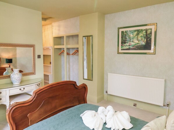 7 bedrooms, individually decorated, individually furnished, free WiFi