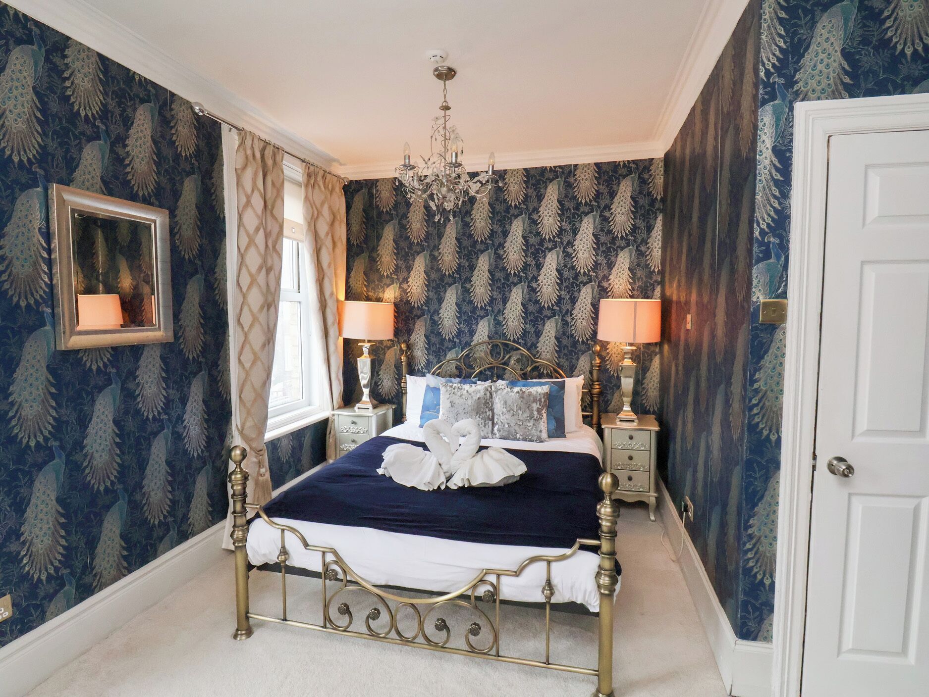 7 عدّة غرف نوم وبديكورات فريدة لكل غرفة وطراز فريد لكل وحدة