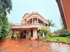 Exterior - Royal Palms 8BHK Luxury Spacez Villa Surrounded by Lush Green Gardens (Mumbai)