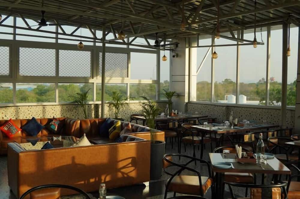 Hotel Aashiyana