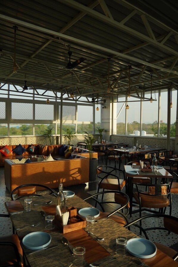 Restaurant - Hotel Aashiyana (Ajmer)