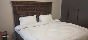 3 chambres, fer et planche à repasser, accès à Internet, literie fournie