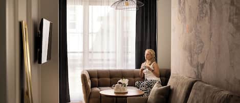 Design Apartment | Hypo-allergenic bedding, individually decorated, individually furnished