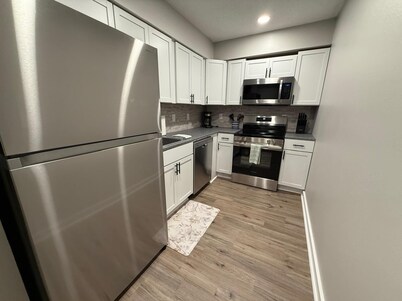 Aksarben 2 Bedroom-Close to I80