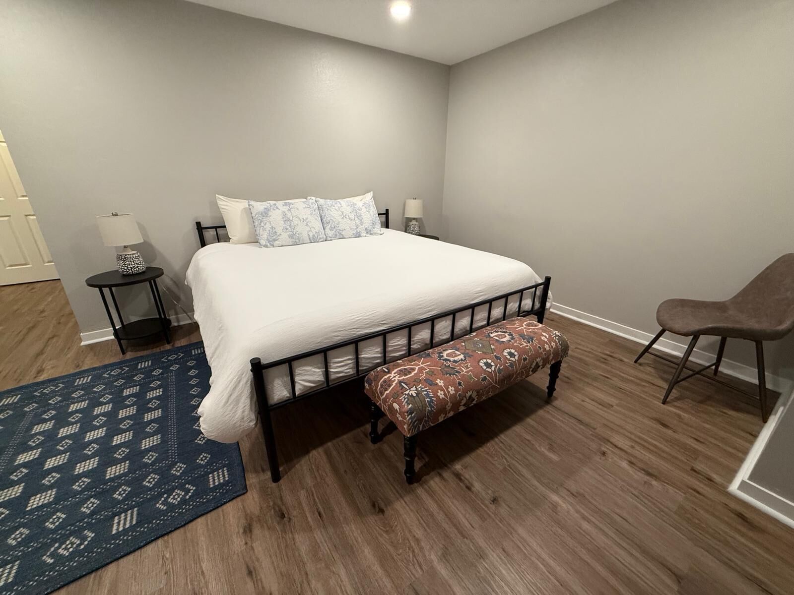 2 dormitorios, tabla de planchar con plancha, wifi y ropa de cama
