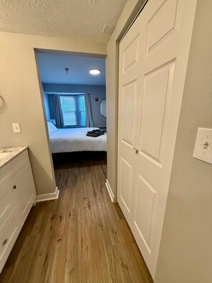 1 makuuhuone, silitysrauta/-lauta, Wi-Fi, vuodevaatteet