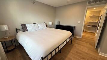 Iron/ironing board, WiFi, bed sheets