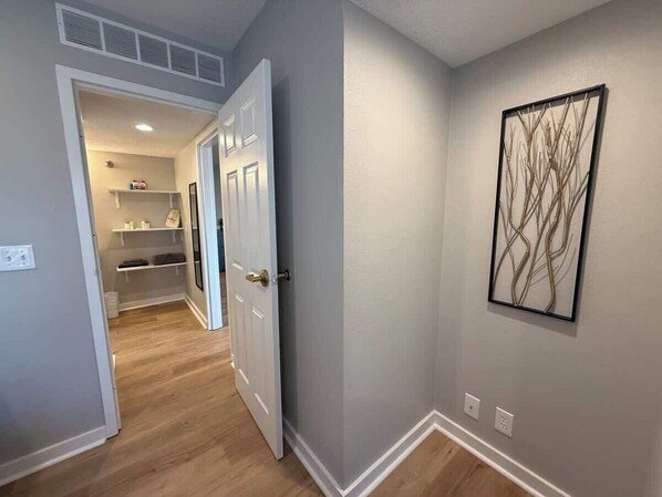 Interior - Aksarben Retreat, Steps to Village Fun (Omaha)