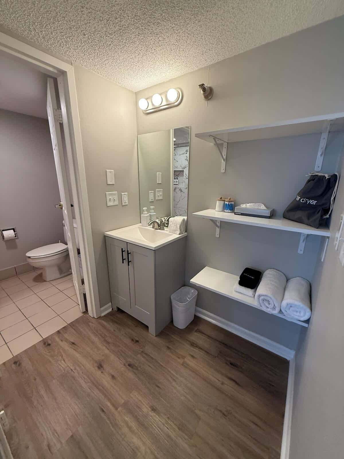 Douche, sèche-cheveux