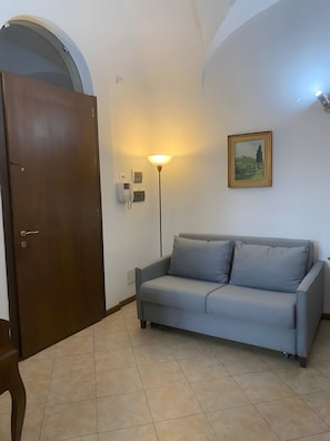 TV - Apartment 'Zia Lele' with Wi-Fi (Colle di Val d'Elsa)