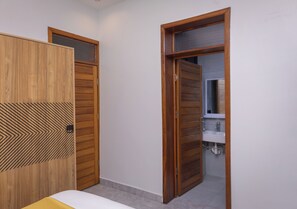 Free WiFi, bed sheets - Serene Apartment (Kigali)