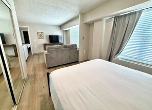 1 habitación, tabla de planchar con plancha, wifi y ropa de cama