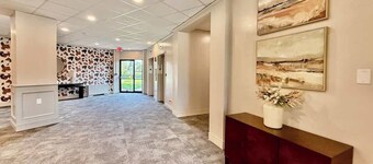 Open Layout with Gym, Courts, Free Parking