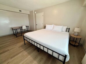 1 غرفة نوم ومكواة/لوح كي وواي فاي وملاءات أسرّة