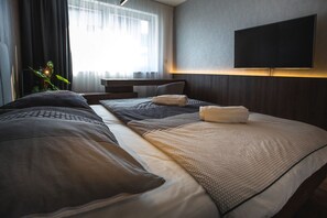 1 habitación, tabla de planchar con plancha, wifi gratis y ropa de cama 