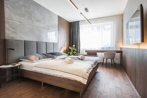 1 bedroom, desk, iron/ironing board, free WiFi - Parking Free Onsite | A/C | Wenceslas Square (Praha 2)