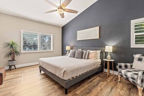 3 soverom, strykejern/-brett, wi-fi og sengetøy