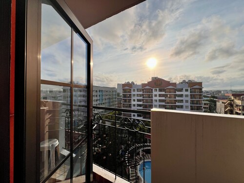 3-bedroom Condo with Balcony in beautiful Davao City with AC