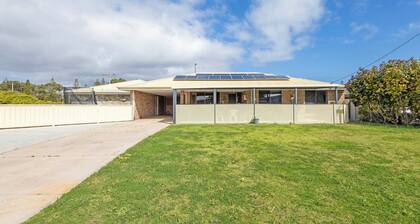 Jurien Haven: 4 BR, 1.5 BA House in Jurien Bay, Sleeps 8