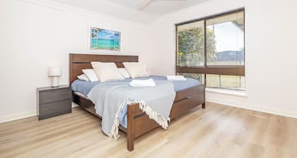 Jurien Haven: 4 BR, 1.5 BA House in Jurien Bay, Sleeps 8