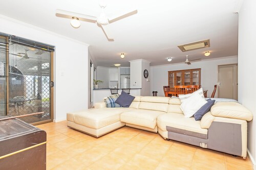 Jurien Haven: 4  BR, 1.5  BA House in Jurien Bay, Sleeps 8