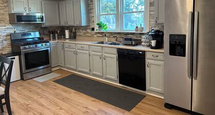 Peaceful Plum PA Home