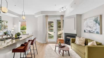 Televisión y chimenea