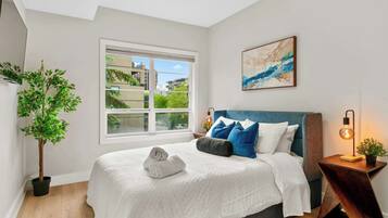 2 bedrooms, bed sheets