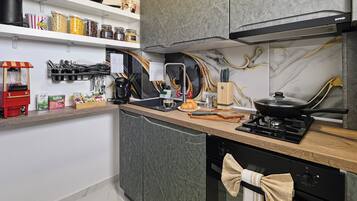 Fridge, microwave, oven, stovetop