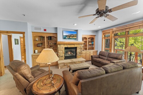 Ski-In/Ski-Out 3-Bedroom + Bunk Room Condo w/ Slope Views & Resort Amenities