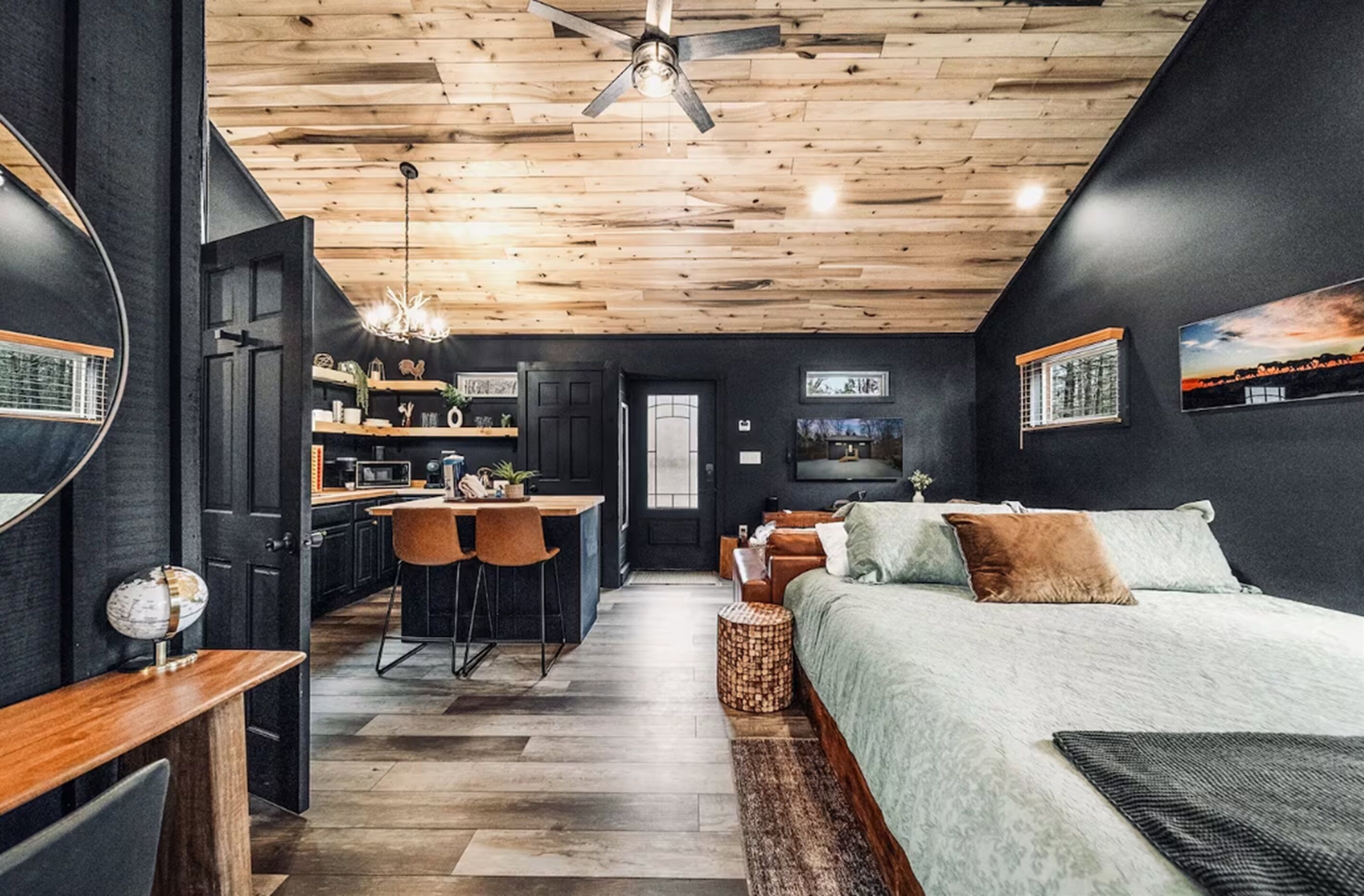 1 soverom, skrivebord, strykejern/-brett og wi-fi