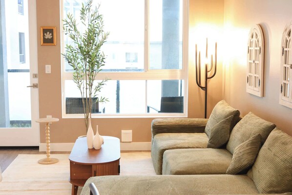 Smart TV, foosball, table tennis, books