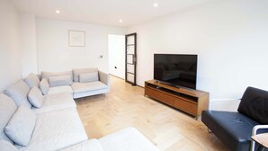 Unclassified image, 3 of 18, button - 2-Bed Townhouse | Garden & Private Parking in D04 (Dublin)