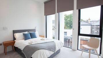 2 bedrooms, iron/ironing board, internet, bed sheets