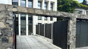 Unclassified image, 2 of 18, button - 2-Bed Townhouse | Garden & Private Parking in D04 (Dublin)