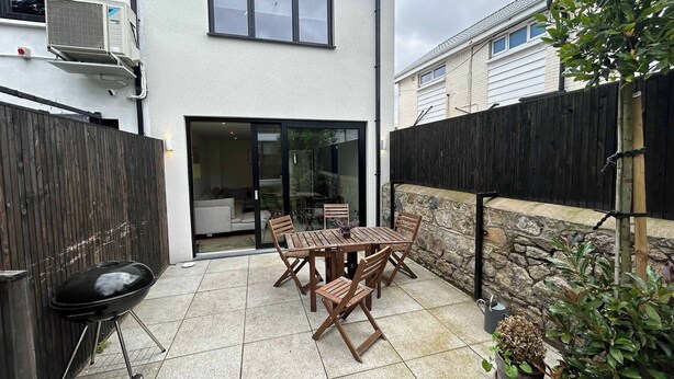 Unclassified image, 1 of 18, button - 2-Bed Townhouse | Garden & Private Parking in D04 (Dublin)