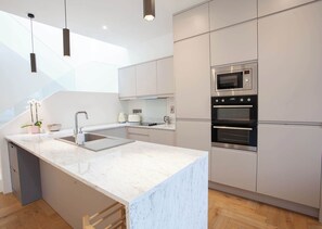 Fridge, microwave, oven, stovetop